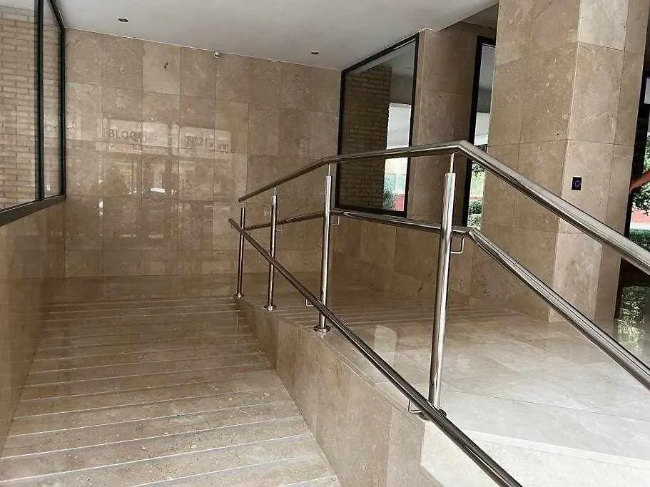Centric And Spacious Flat With Free Car Park Seville 0*,  Spain