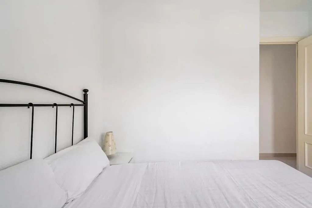 Apartment Centric And Spacious Flat With Free Car Park Seville Spain
