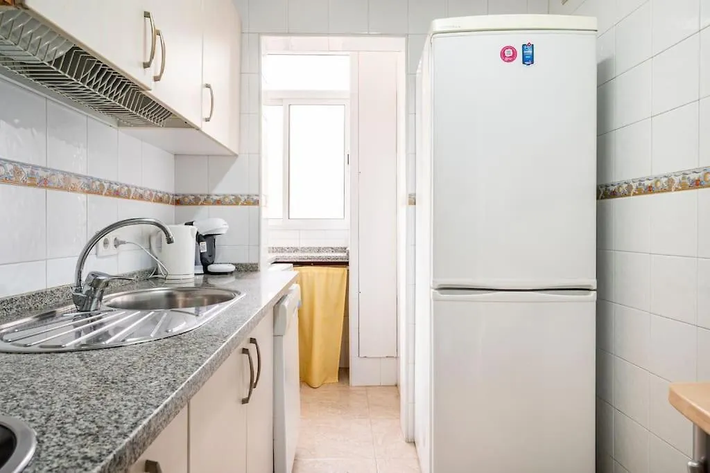 Centric And Spacious Flat With Free Car Park Seville 0*,  Spain