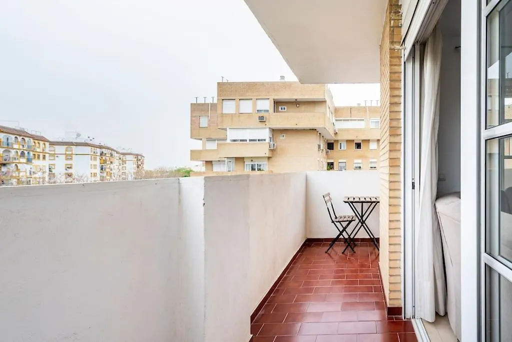 Centric And Spacious Flat With Free Car Park Seville Apartment
