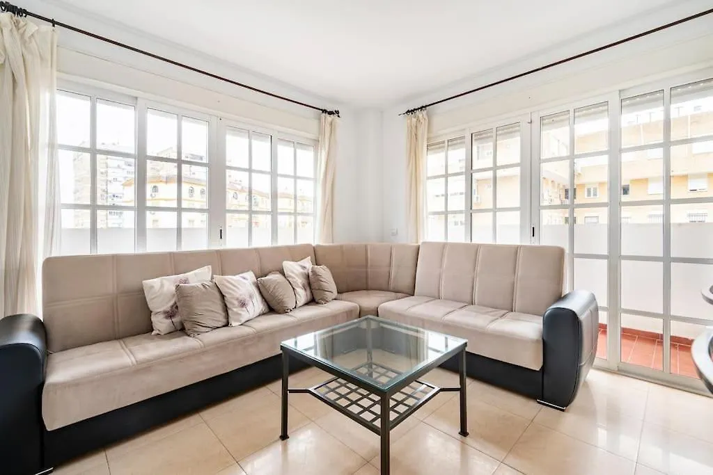 Apartment Centric And Spacious Flat With Free Car Park Seville