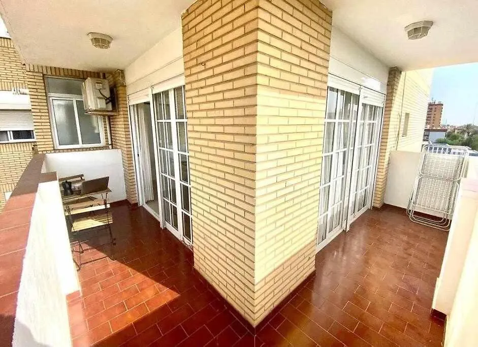 Centric And Spacious Flat With Free Car Park Seville 0*,  Spain